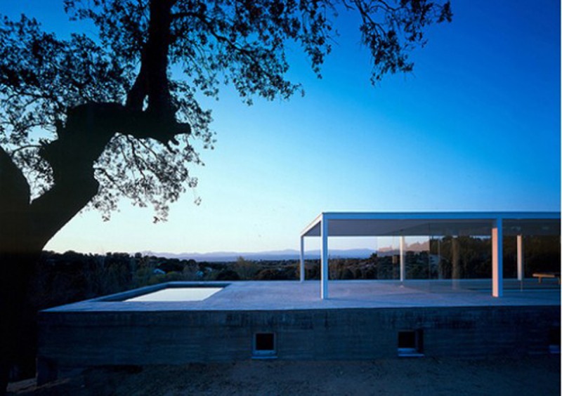Concrete-Glass-Box-House-Design-طراحی معمارانه خانه ی دی بلاس 